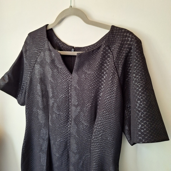 Jones New York tailored Black Snakeskin Midi Dress sz 10 - Picture 2 of 15